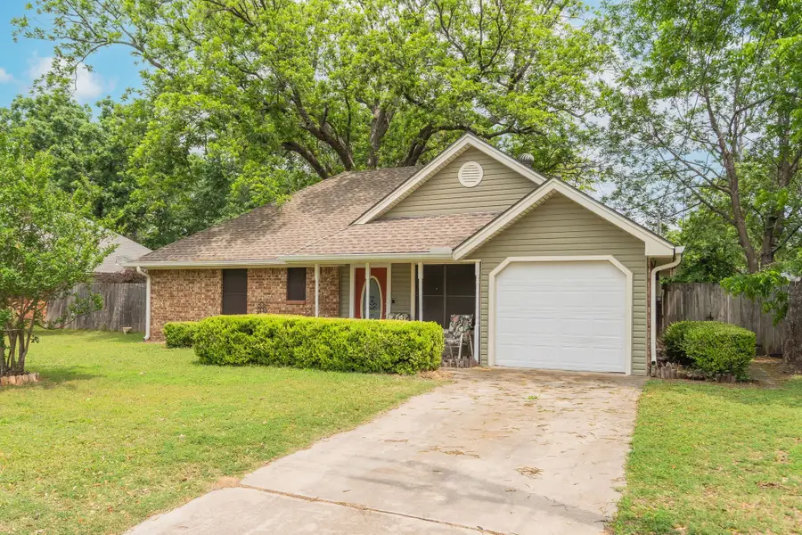 204 Joshua Street, Denton, TX 76209 - #2
