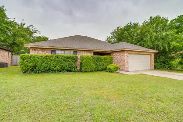 8613 Silver Creek Road, White Settlement, TX 76108