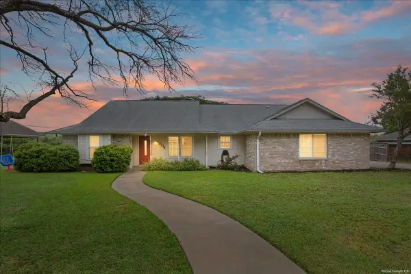1004 Tillamook Street, Hewitt, TX 76643