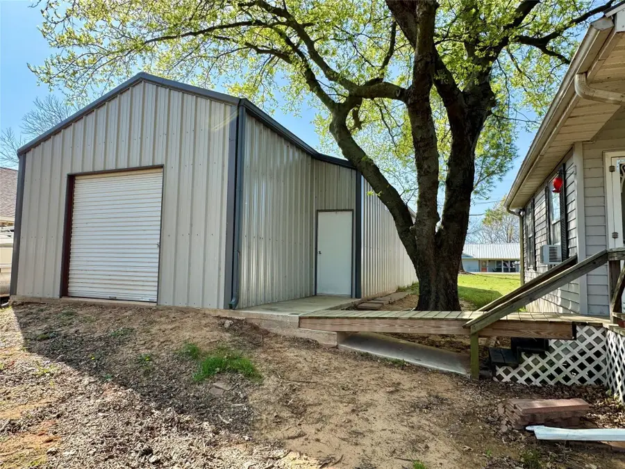306 Oak Street, Nocona, TX 76255 - #3