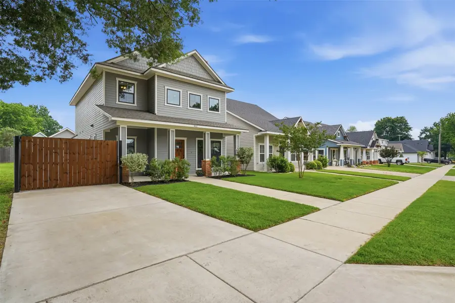 412 N Hawkins Street, Waxahachie, TX 75165 - #2