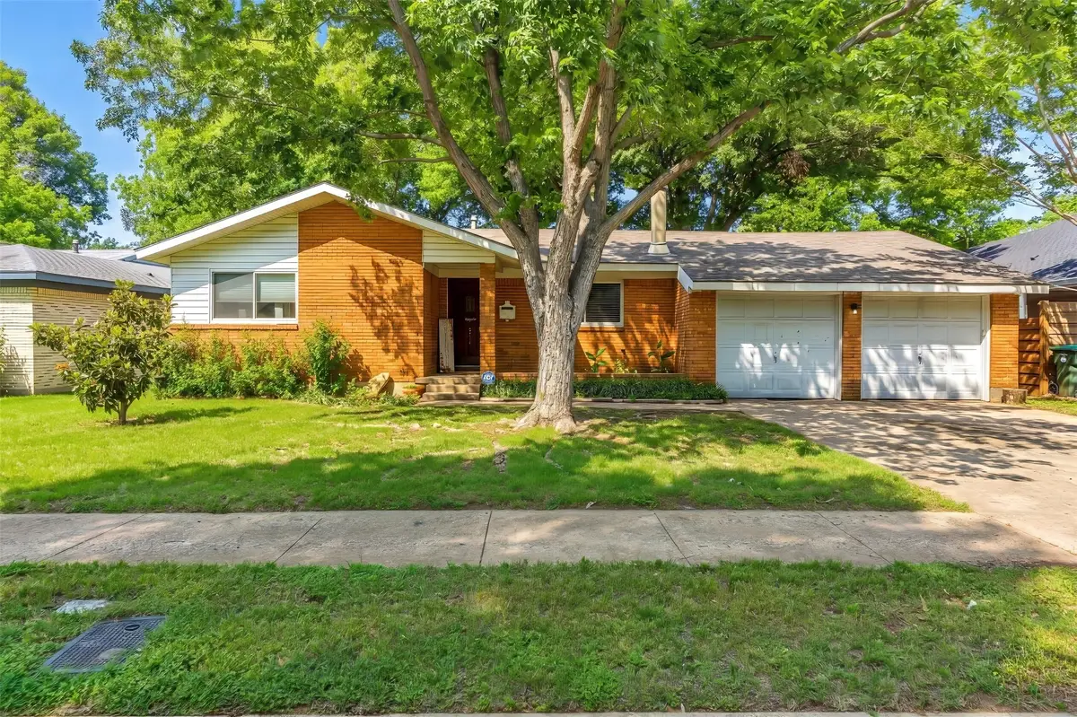 1916 Valley Lane, Arlington, TX 76013 - #1