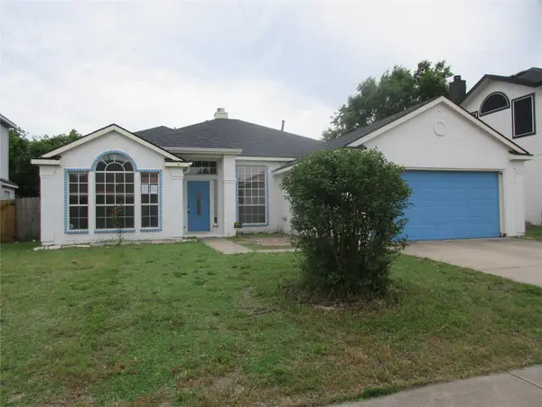214 Westbrook Drive, Arlington, TX 76002