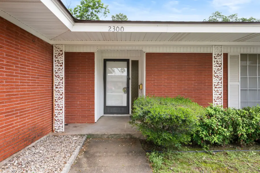 2300 SE 9th Street, Mineral Wells, TX 76067 - #2