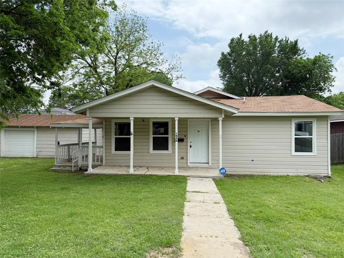 1624 Roy Street, Gainesville, TX 76240 - #1