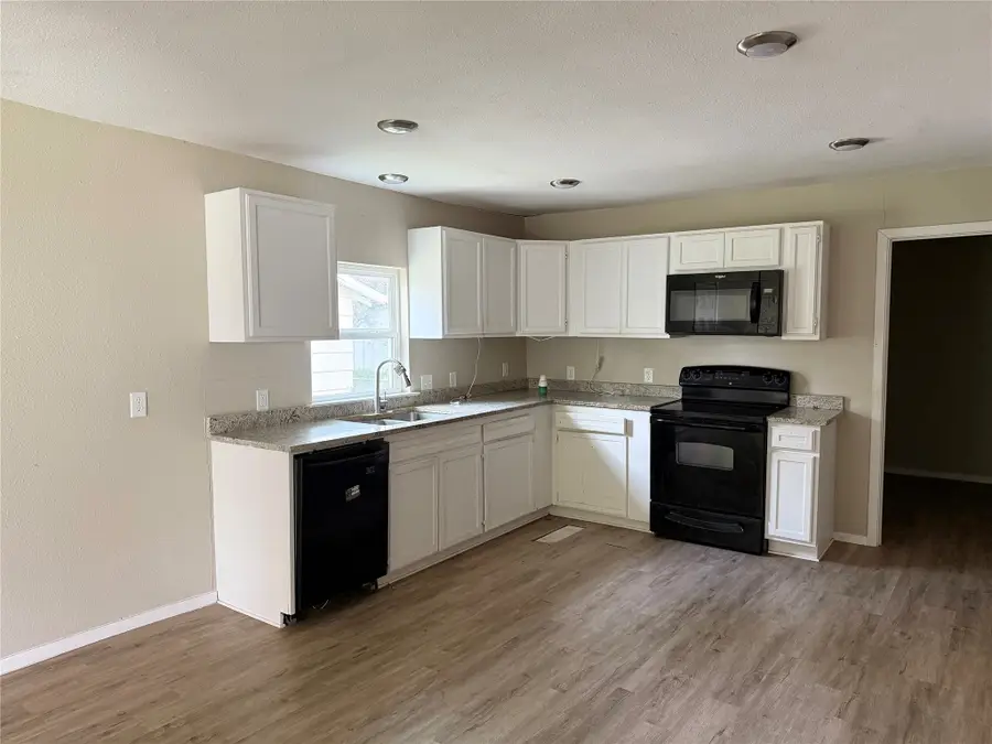 1624 Roy Street, Gainesville, TX 76240 - #2