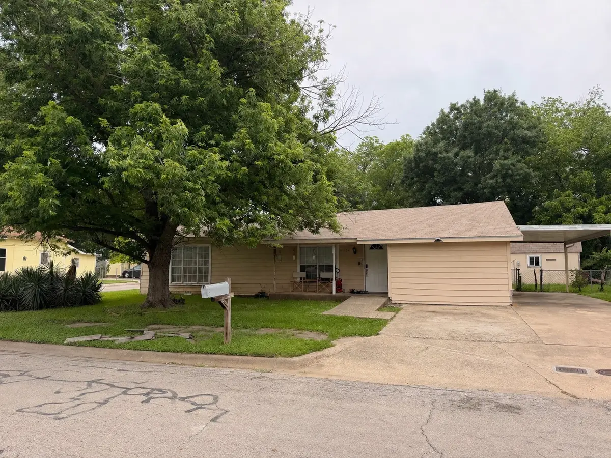 1101 N Wilhite Street, Cleburne, TX 76031 - #1