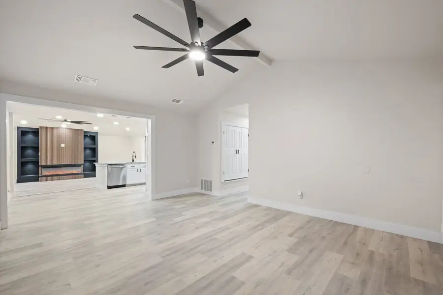 221 Lipscomb Street, Cleburne, TX 76031 - #3