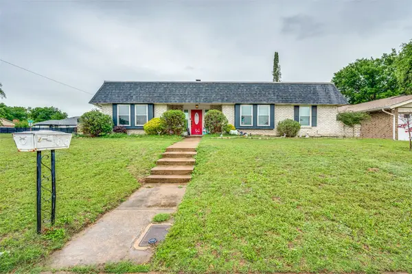 1616 Country Manor Road, Fort Worth, TX 76134