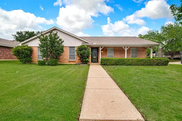 4053 Glenbrook Drive, Arlington, TX 76015
