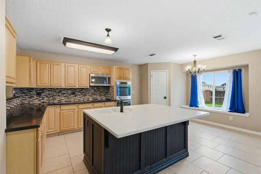 829 Elbe Drive, Arlington, TX 76001 - #3