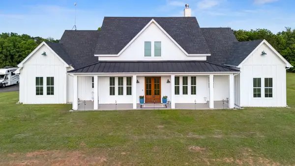 2972 N Trinity Street, Decatur, TX 76234