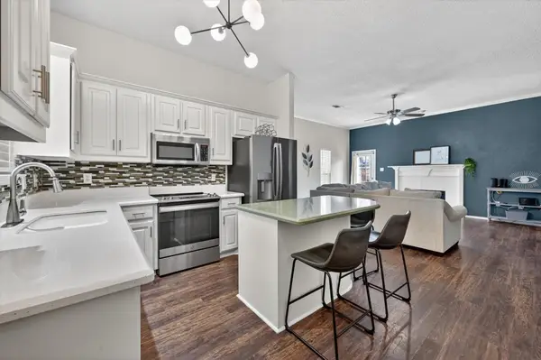 2506 Peargrove Circle, Arlington, TX 76006