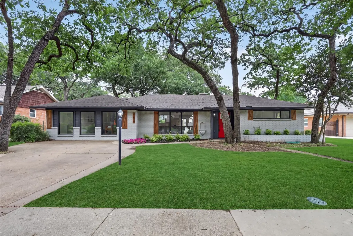410 Nottingham Drive, Irving, TX 75061 - #1
