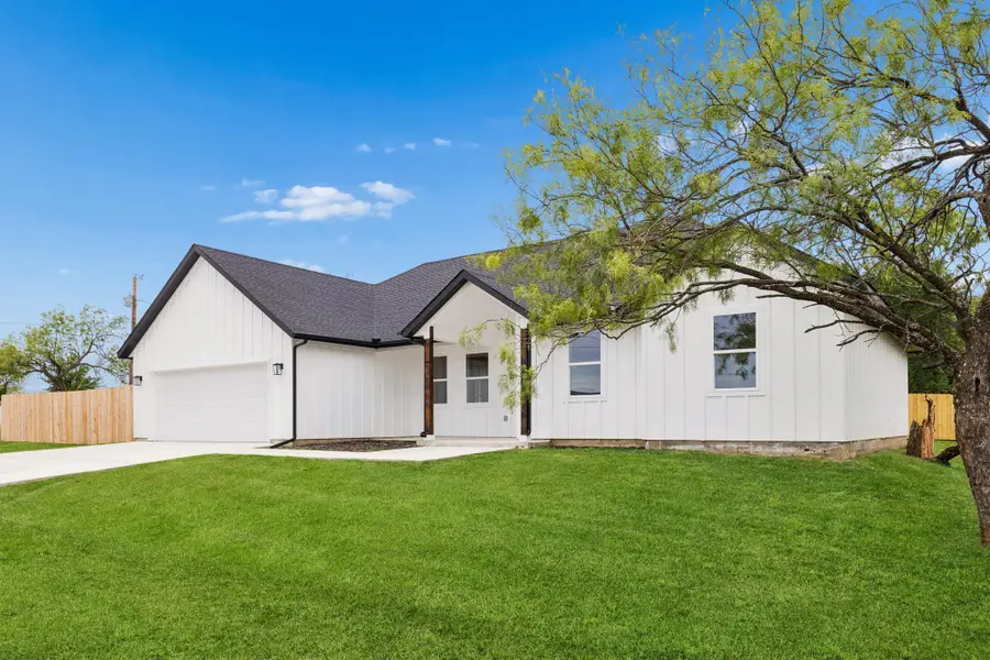 171 Tryall Court, Runaway Bay, TX 76426 - #2