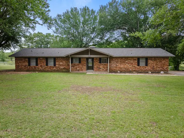 4006 Mark Lane, Mt Pleasant, TX 75455