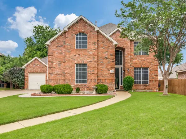 2216 Forest Creek Drive, Mansfield, TX 76063
