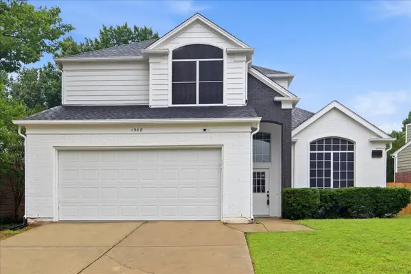 1508 Park Chase Avenue, Arlington, TX 76011