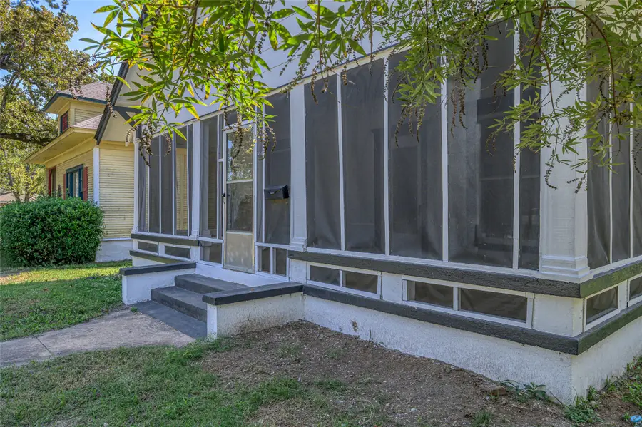 708 W Texas Street, Denison, TX 75020 - #3