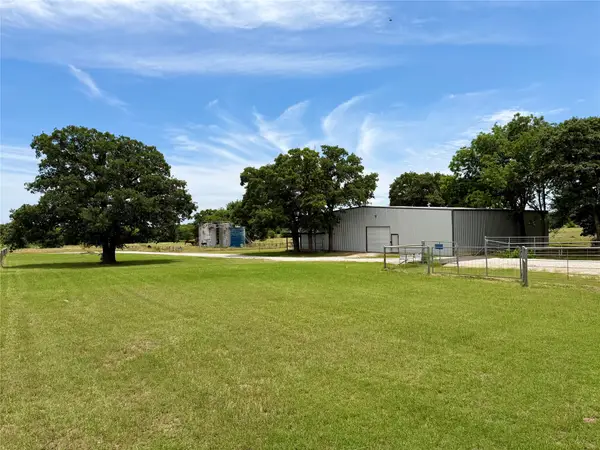 533 Redbird Lane, Bowie, TX 76230