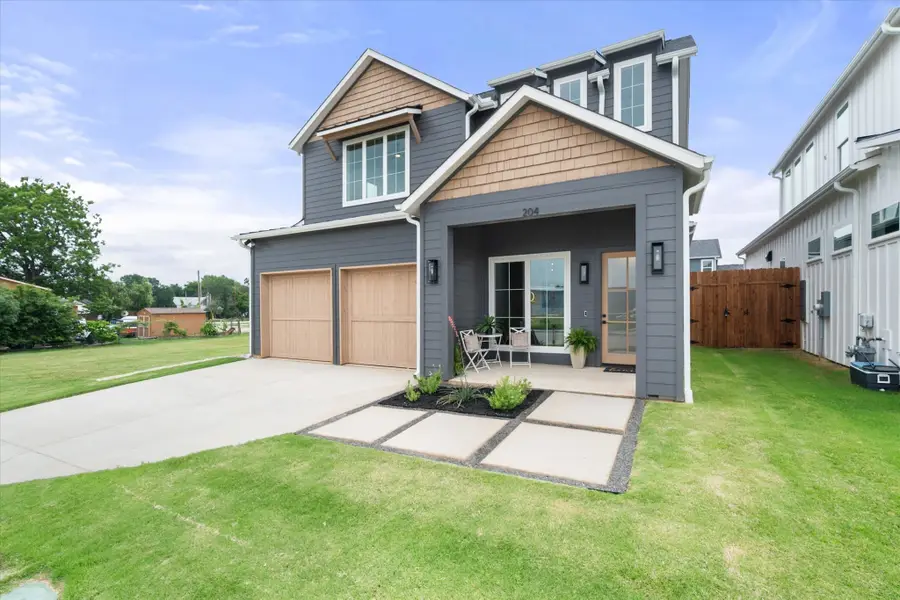 204 N Pine Street, Roanoke, TX 76262 - #3