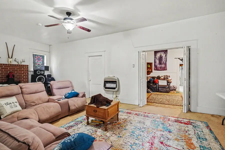 506 Woodard Avenue, Cleburne, TX 76033 - #3
