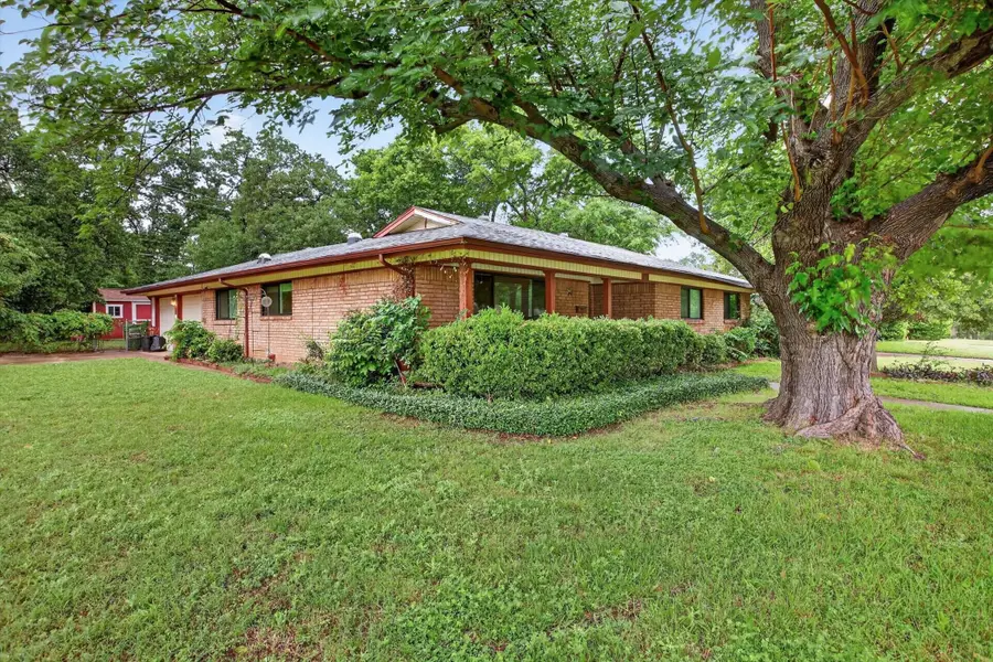 628 W Redbud Drive, Hurst, TX 76053 - #2