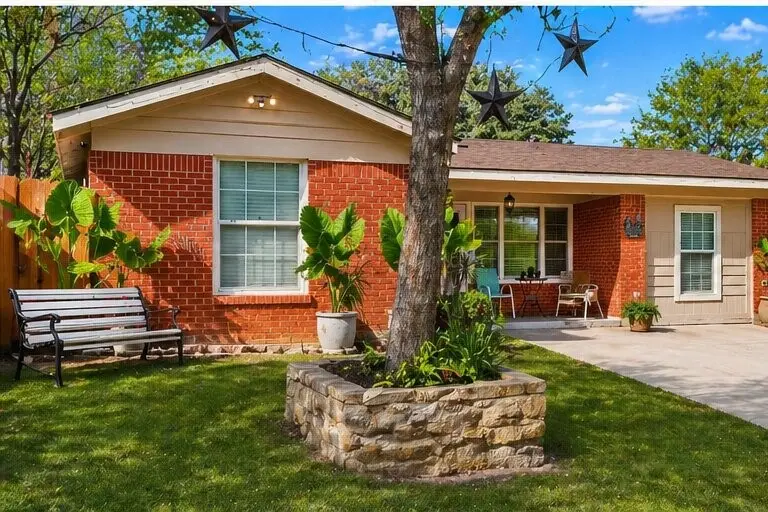3404 Livingston Avenue, Fort Worth, TX 76110 - #2