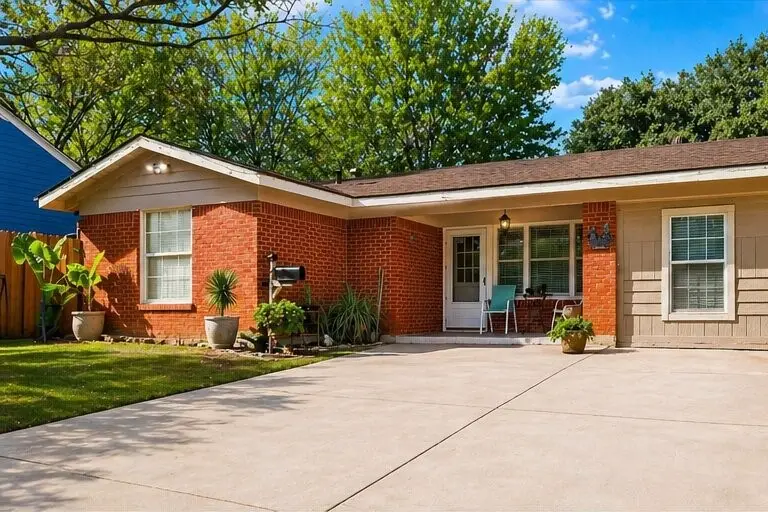 3404 Livingston Avenue, Fort Worth, TX 76110 - #3