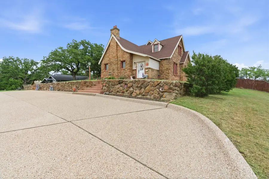 514 S Dixie Street, Eastland, TX 76448 - #2