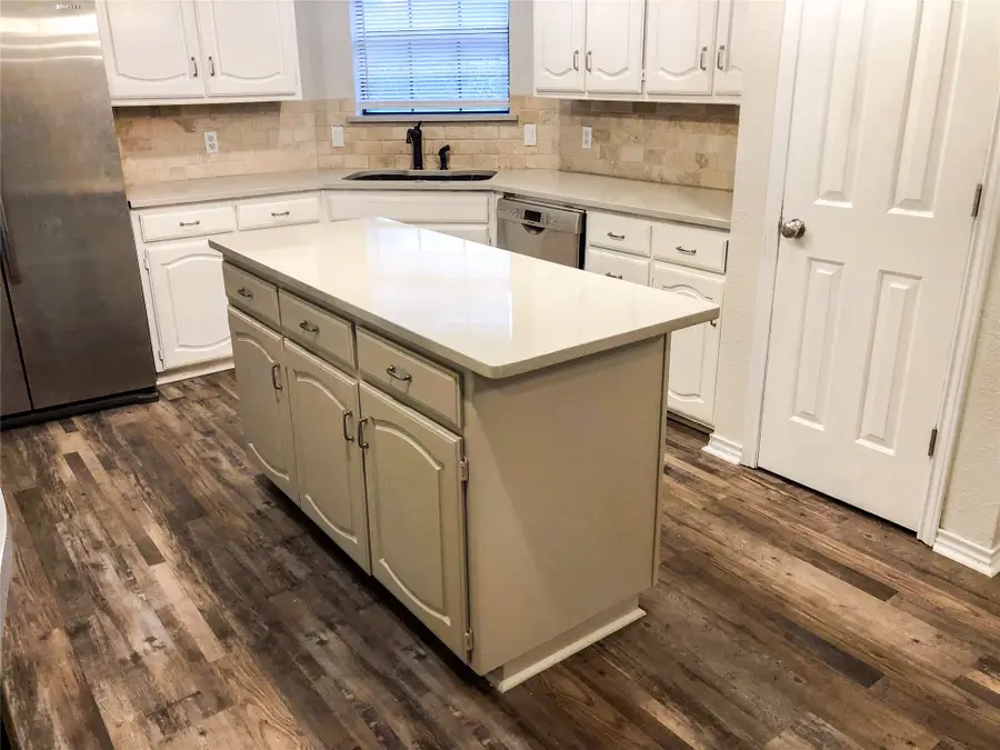 418 Whispering Hills Drive, Duncanville, TX 75137 - #3