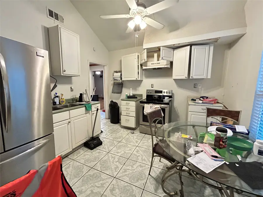 2132 N Sylvania Avenue, Fort Worth, TX 76111 - #3