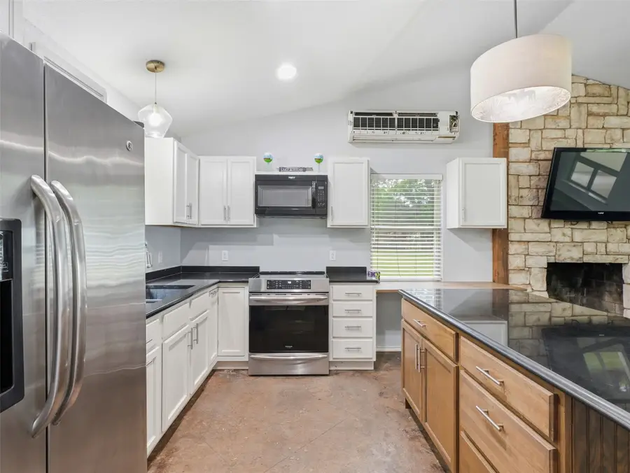 542 W Lake Drive, Weatherford, TX 76087 - #2