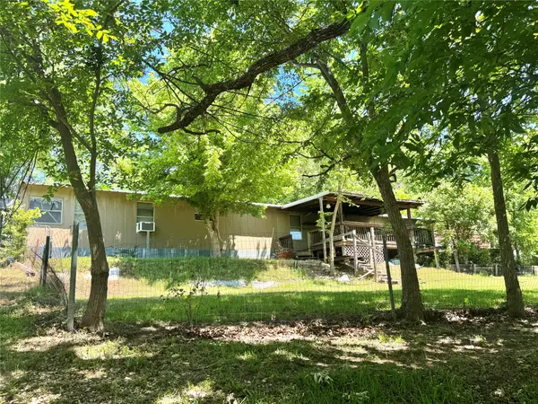 1135 Ira Ward Lane, Gainesville, TX 76240