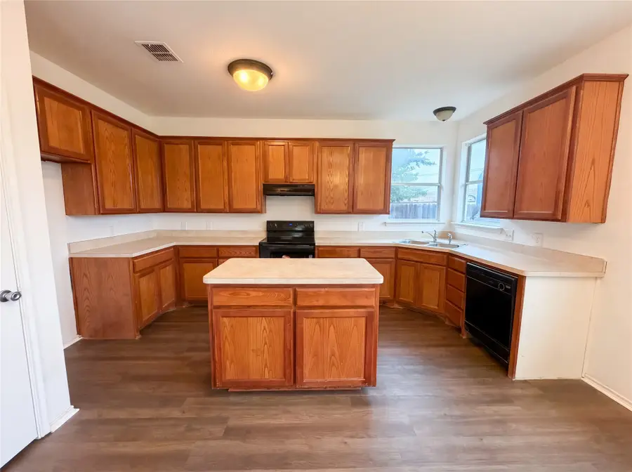 1100 Whispering Meadows, Crowley, TX 76036 - #2