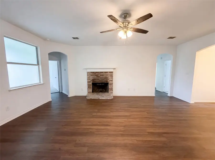 1100 Whispering Meadows, Crowley, TX 76036 - #3