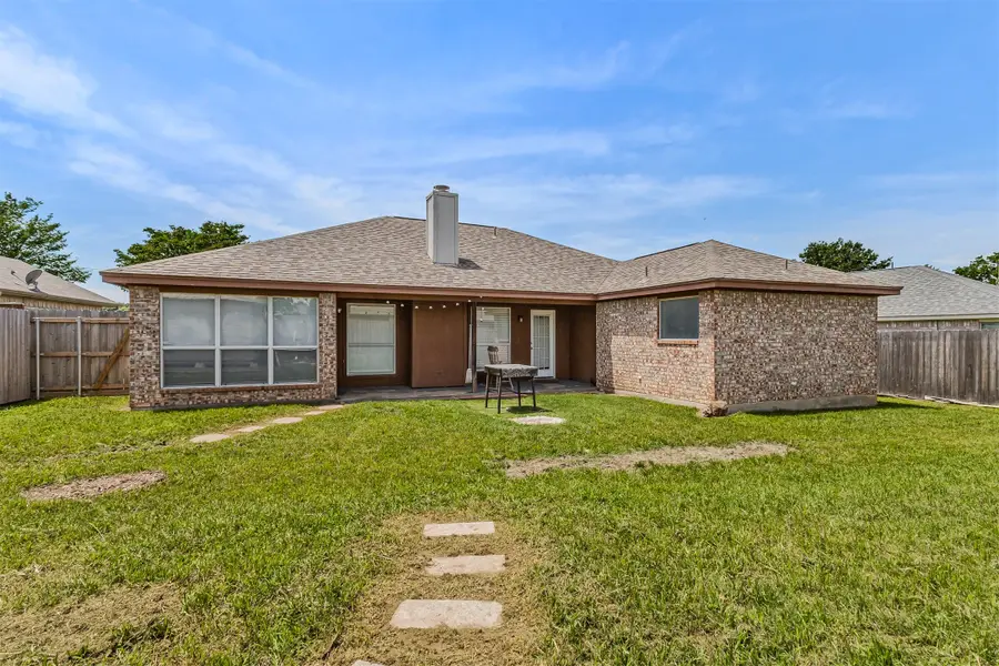 1012 High Crest Drive, Azle, TX 76020 - #2