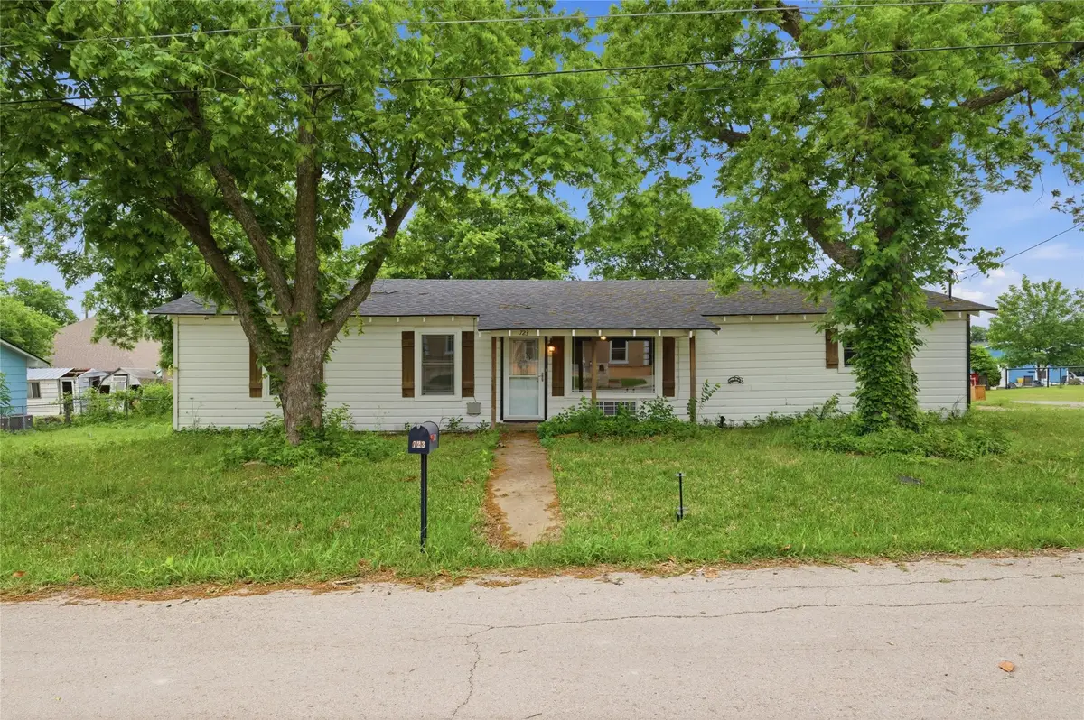 723 Clements Avenue, Van Alstyne, TX 75495 - #1