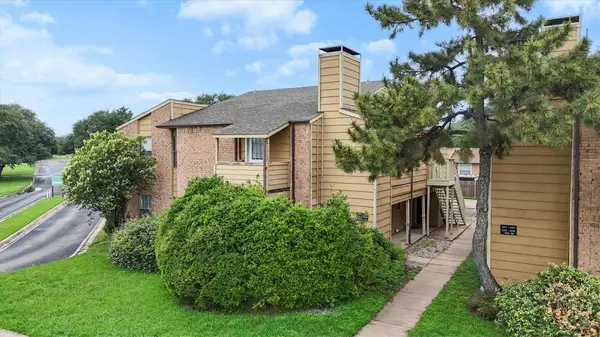 6188 Vega Drive, Fort Worth, TX 76133