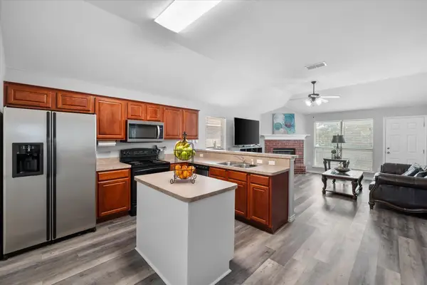 7321 Grass Valley Trail, Fort Worth, TX 76123