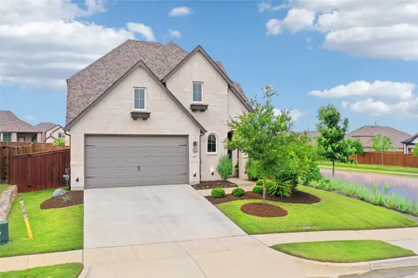 1800 Pelham Drive, Aubrey, TX 76227