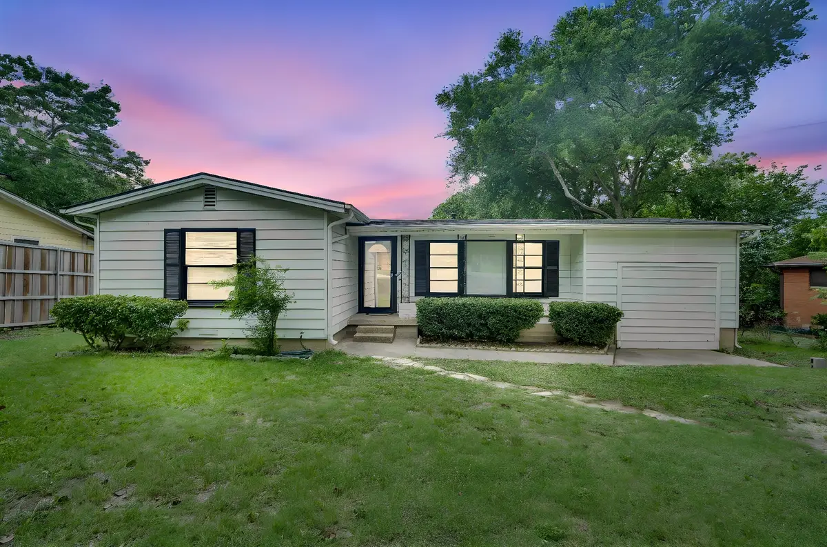 207 N Lyndalyn Avenue, Desoto, TX 75115 - #1