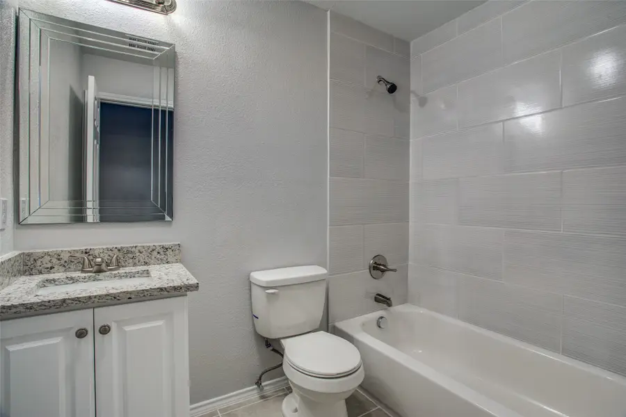 508 W Lone Star Avenue, Cleburne, TX 76033 - #3