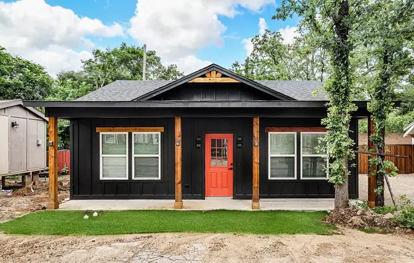 90 Live Oak Street, Alvarado, TX 76009
