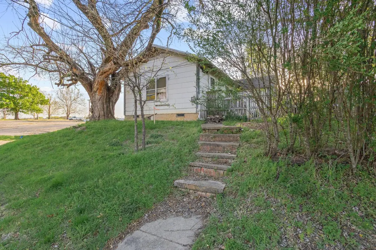 912 N Tone Avenue, Denison, TX 75020 - #1