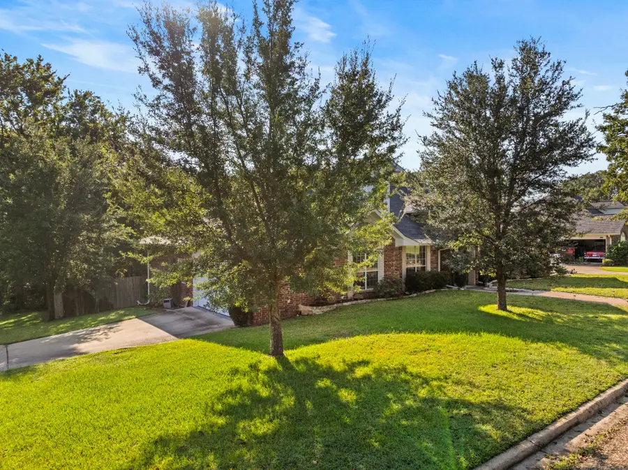 2301 S Williams Avenue, Mount Pleasant, TX 75455 - #2