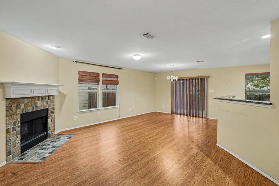 1865 Lynnwood Hills Drive, Fort Worth, TX 76112 - #3