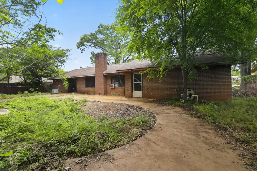 206 Clover Lane, Palestine, TX 75803 - #2