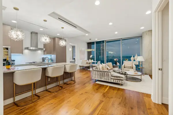 3130 N Harwood Street #702, Dallas, TX 75201