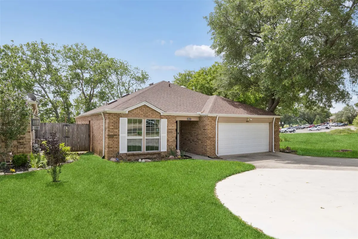801 Country Club Place, Grand Prairie, TX 75052 - #1